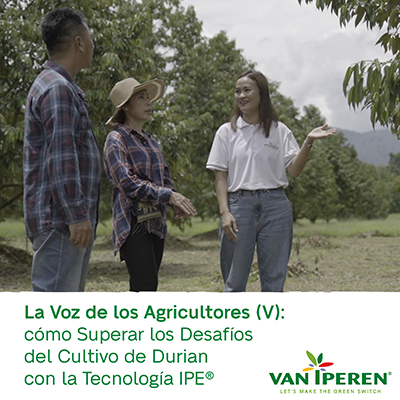 El equipo de Van Iperen charla con unos agricultores de durian en Tailandia