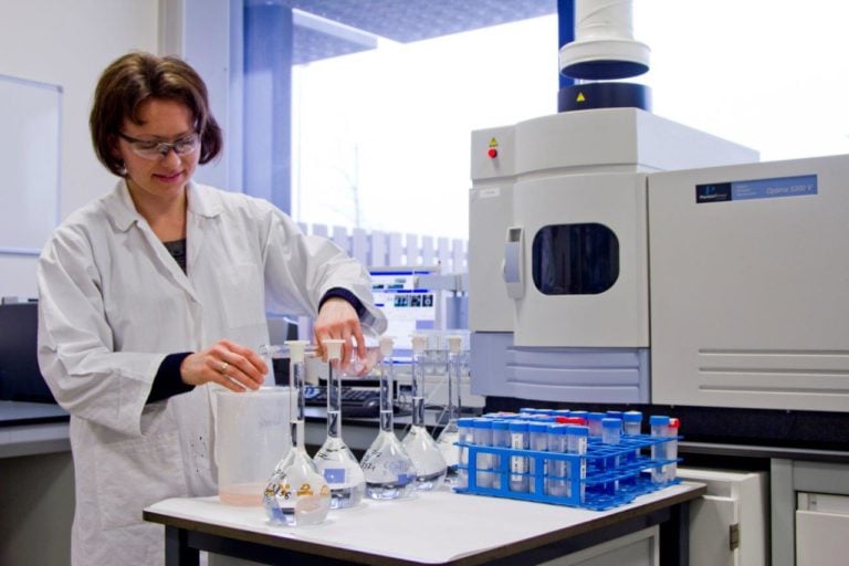 Woman working in the lab at Euroliquids